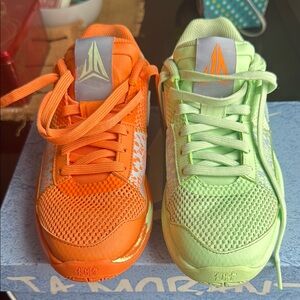 Nike basketball  JaDay1 mandarin/white mismatch 4.5Y
